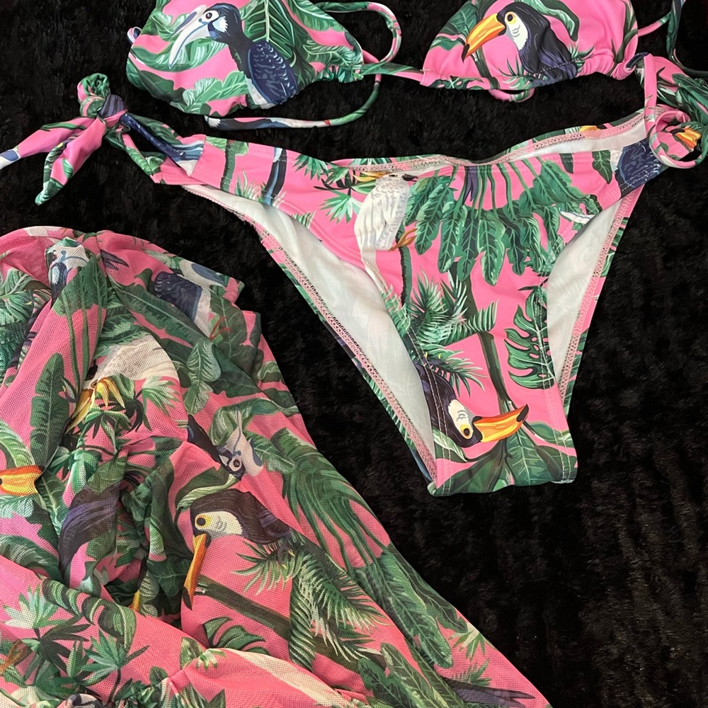 Shein 3pc swim wear. Size M. Pink and Green safari theme. Never worn.